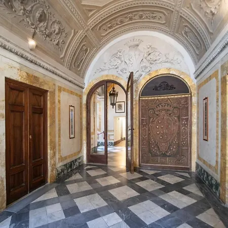 Venus Luxury In Center Town