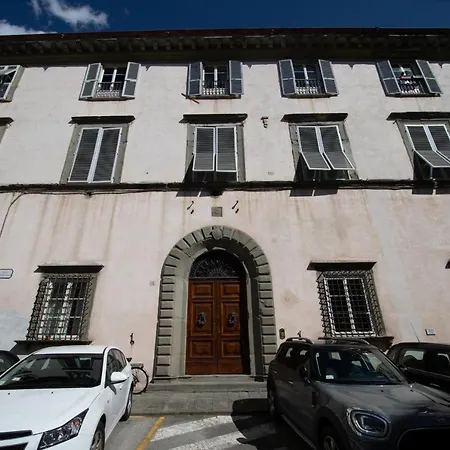 Venus Luxury In Center Town
